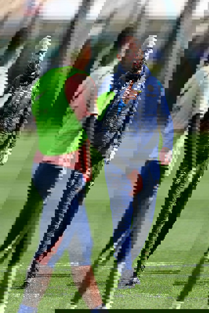 2166173