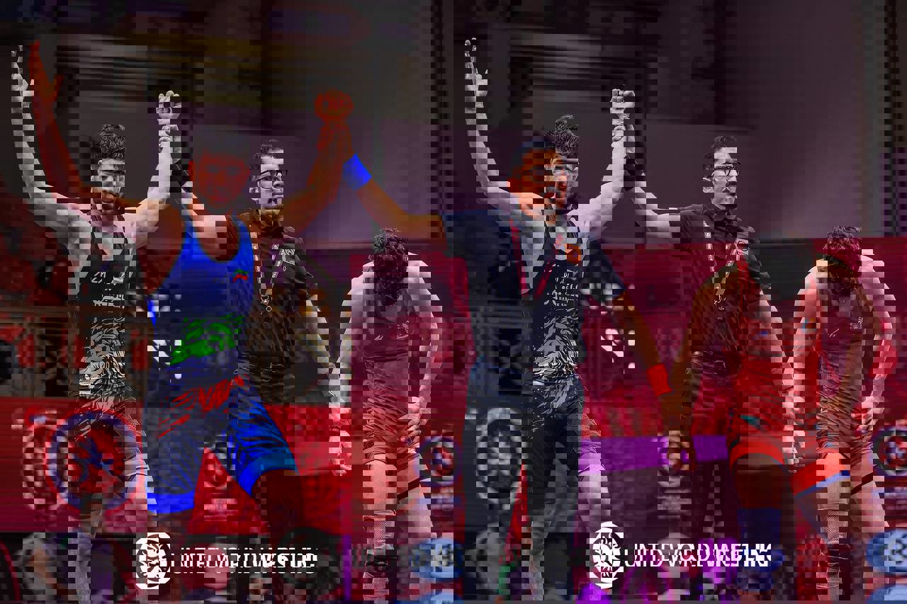 2166427