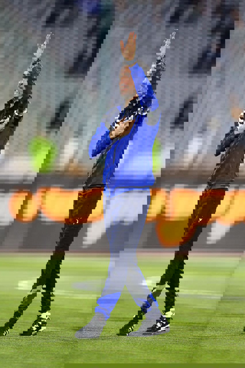 2166381