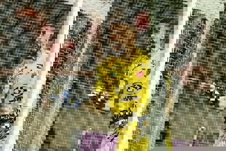 2166906