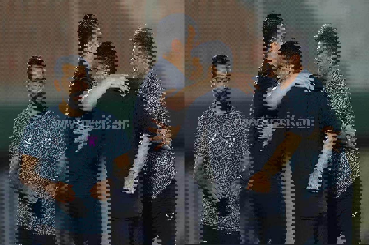 2166993