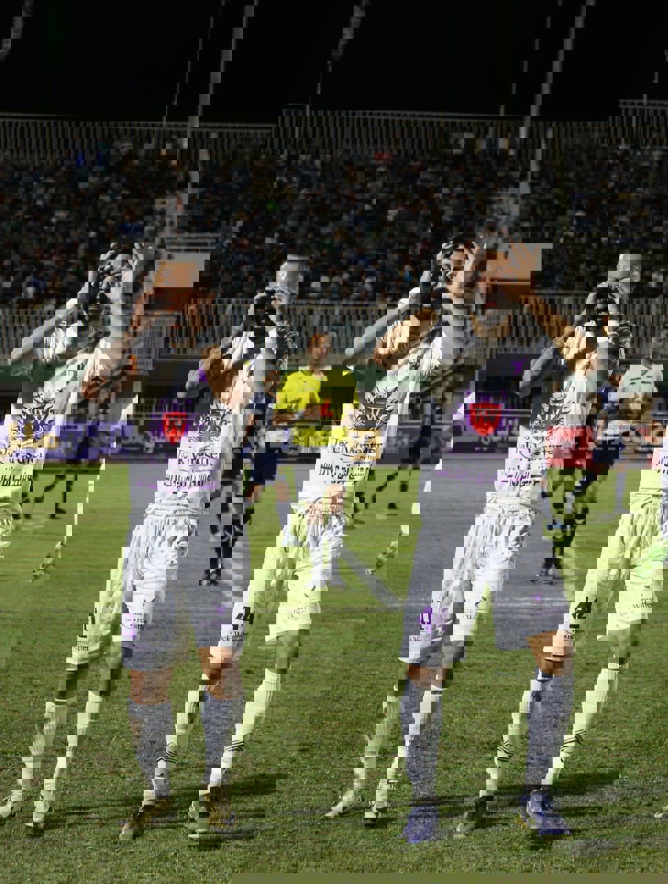 2167042