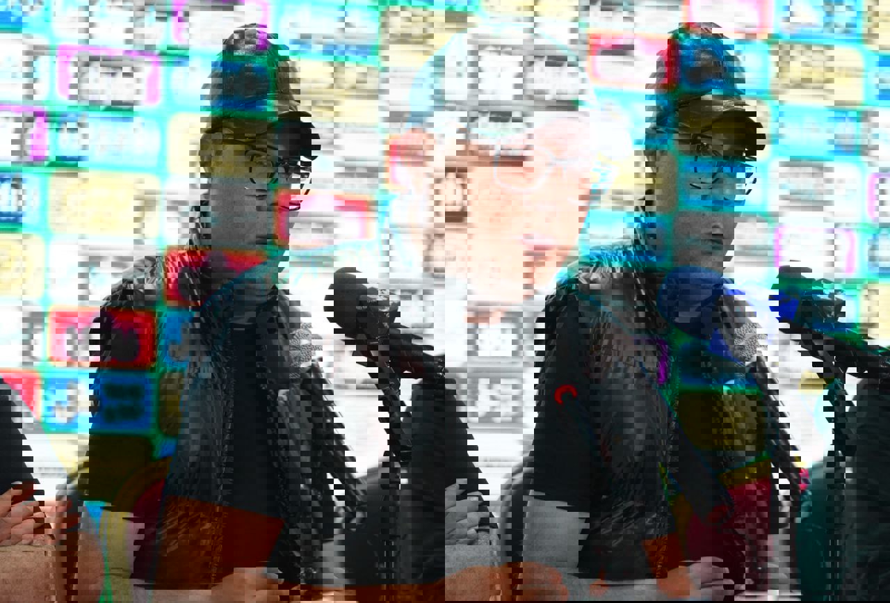 2168043