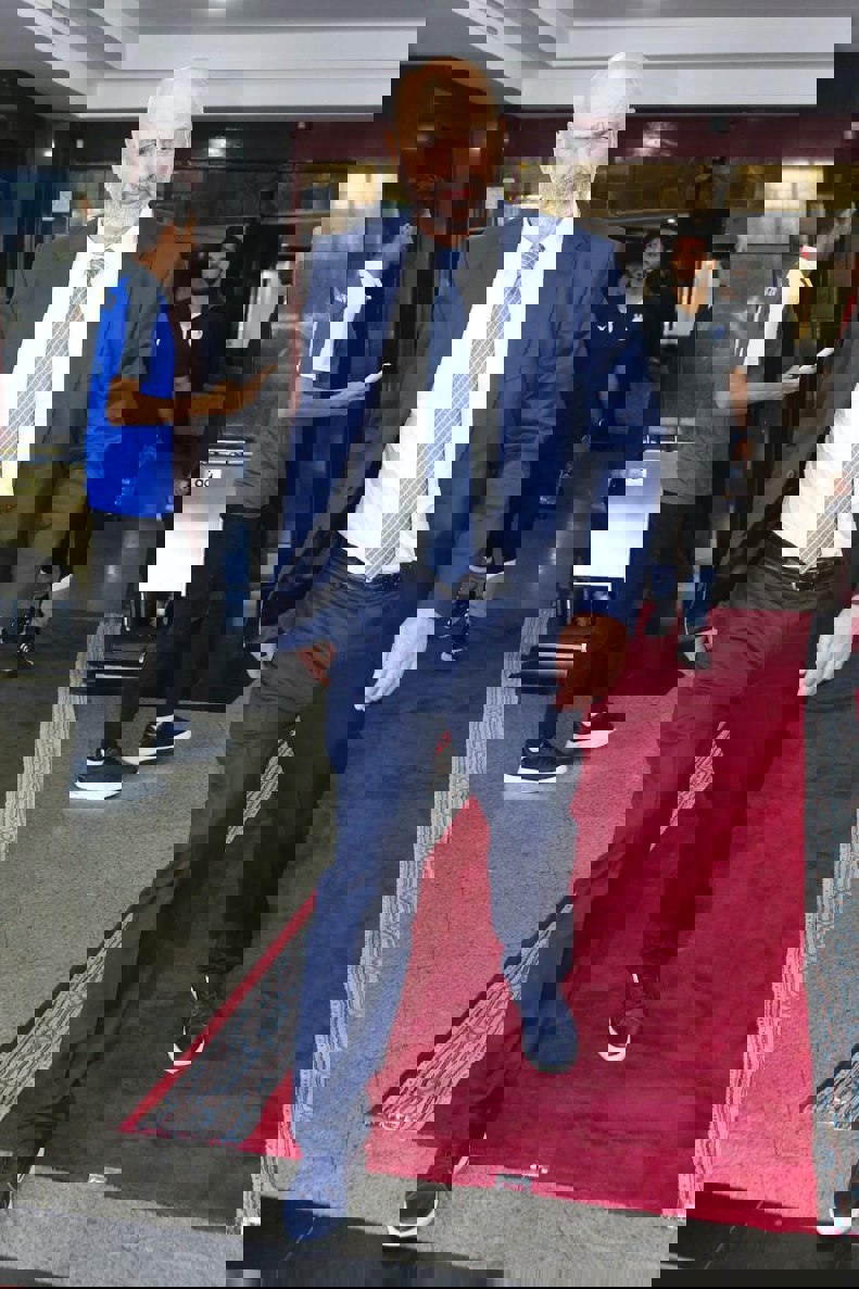 2168302