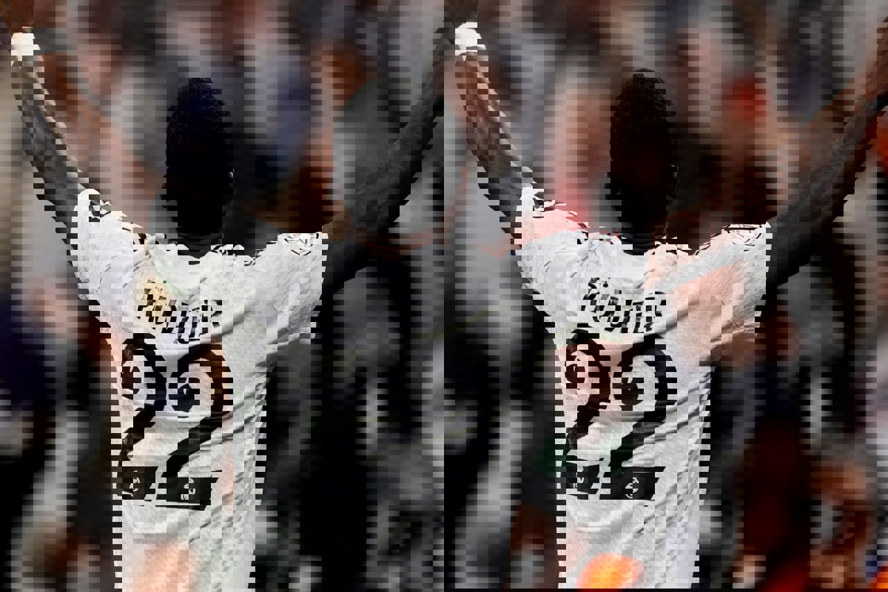 2168422