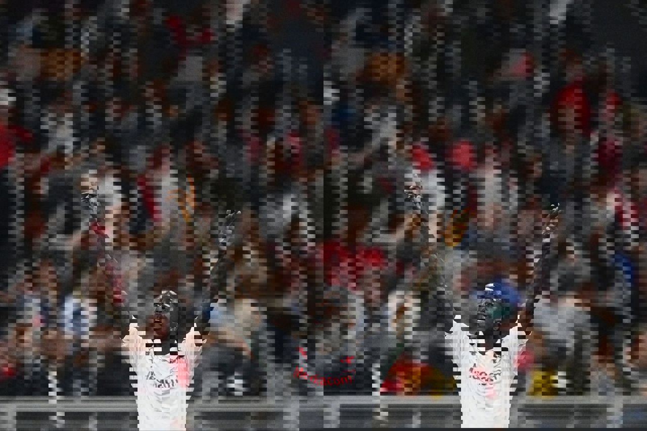 2168986