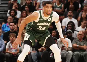 رکورد تاریخی ستاره میلواکی در NBA