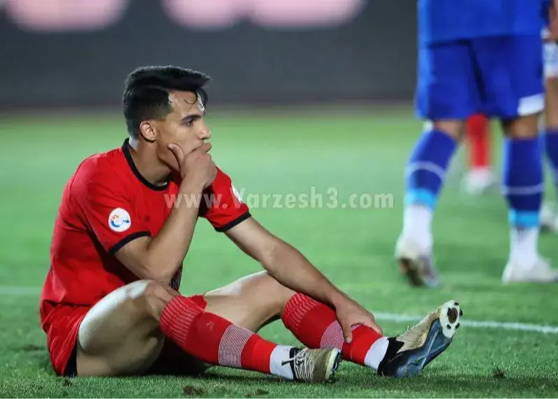 لحظهای که سپاهان و پرسپولیس به لیگ برگشتند!