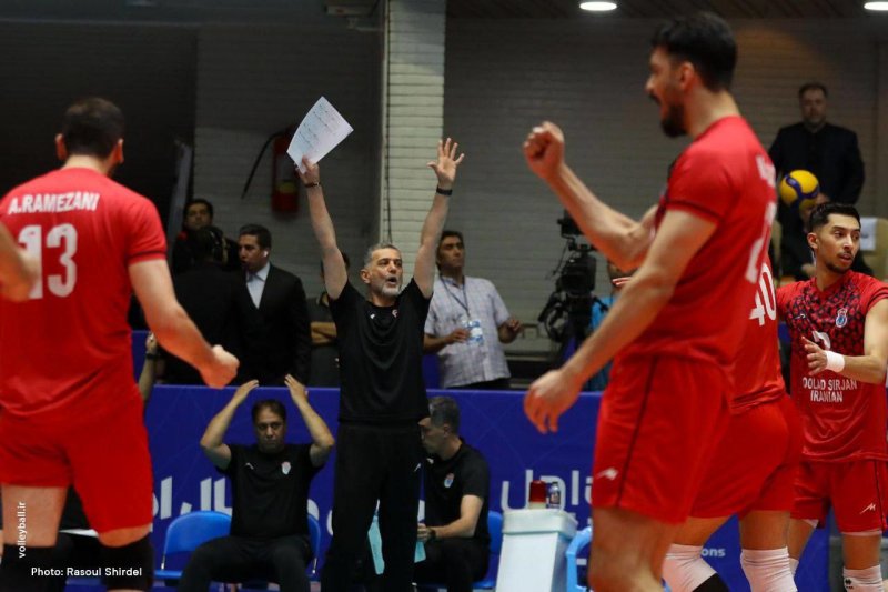 لیگ برتر والیبال در ایستگاه شماره ٢٠