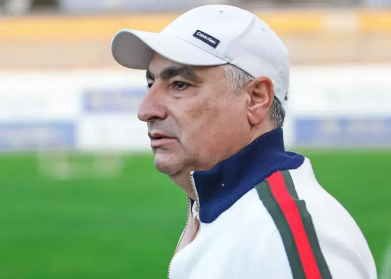 الهامی رسما کارش را شروع کرد (عکس)