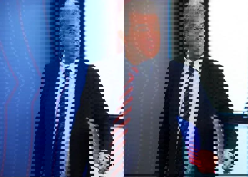 2172992