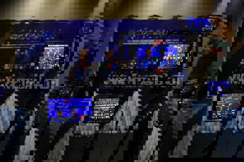 2172818