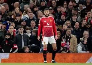 دو ستاره یونایتد وسط بازی از ورزشگاه رفتند!
