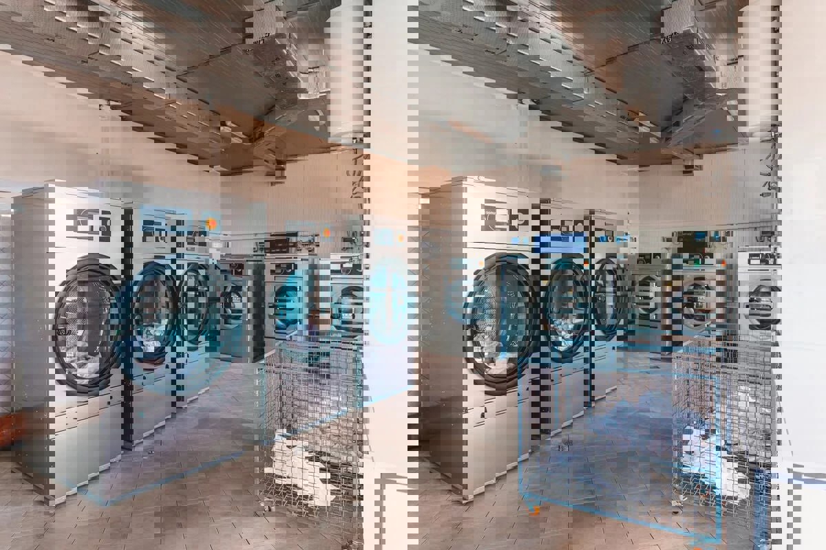 2175658