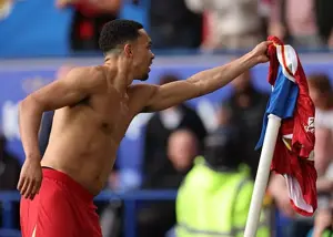 لستر 0-1 لیورپول: یک هفته مانده تا قهرمانی