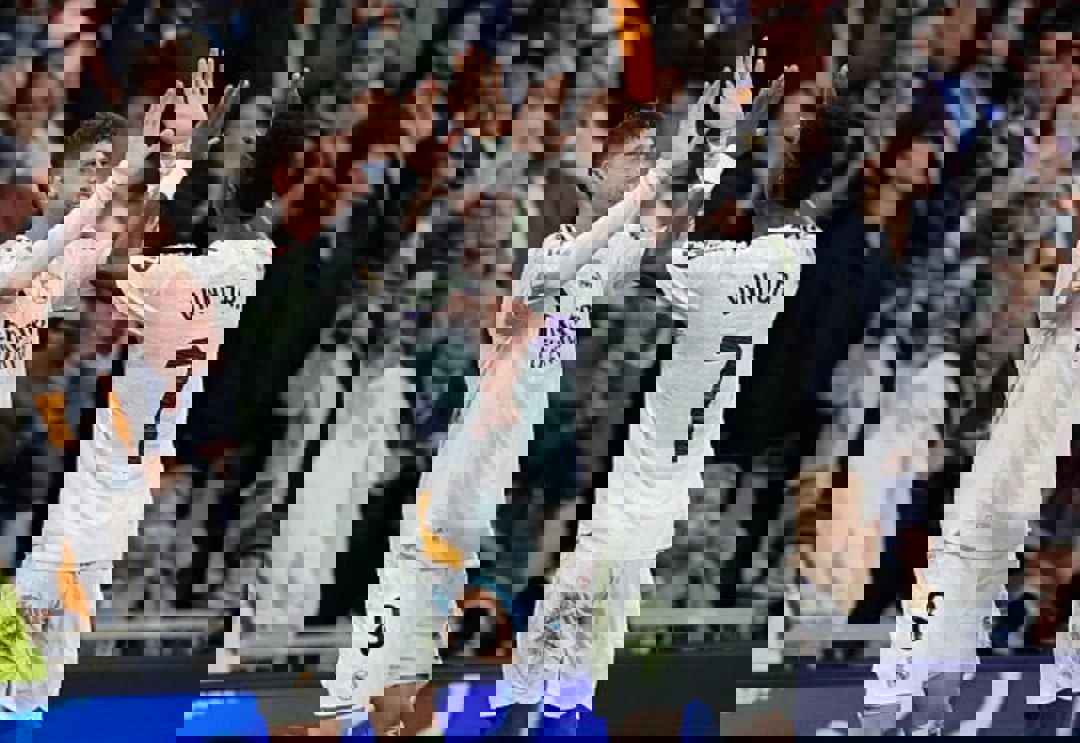 2175982