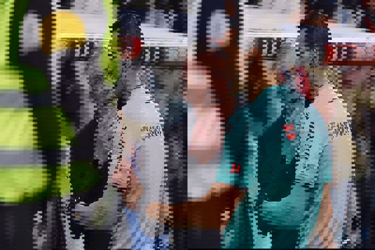 2176122