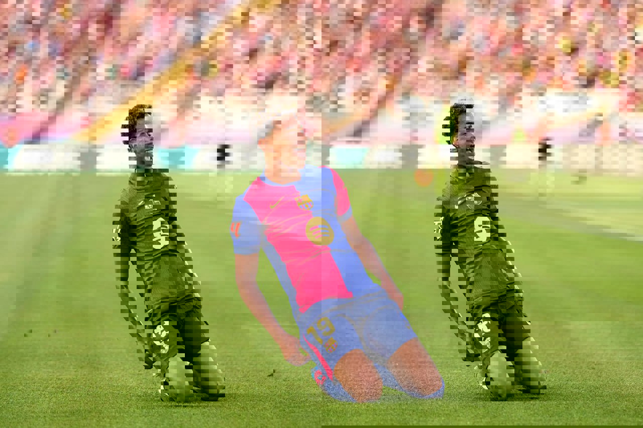 2176933