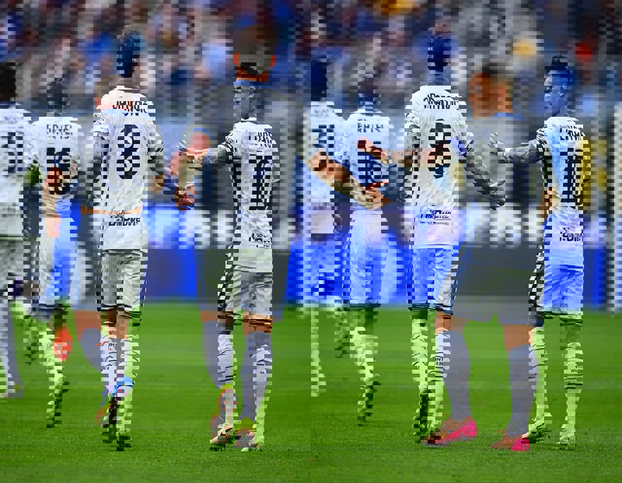 2176971