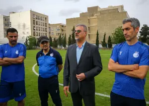 جمع منتقدین فوتبال ایران در تمرین استقلال!