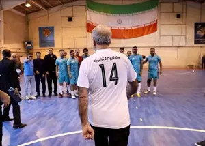 رئیس‌جمهور با شماره ۱۴ پا به توپ شد