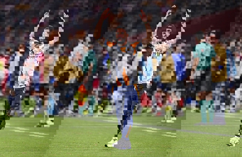 2180313