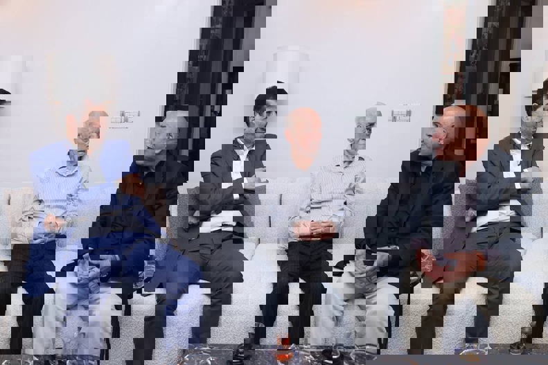 2180323