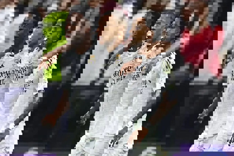 2180400