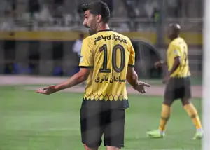 خرید پرسپولیس با سپاهان وداع کرد