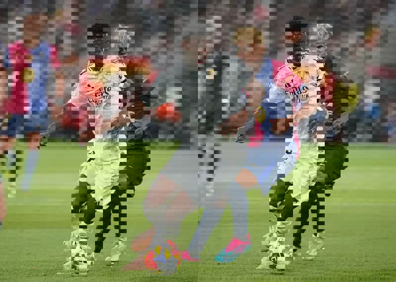 2180952