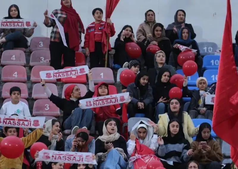 یک سکو از وطنی همچنان امید دارد (عکس)