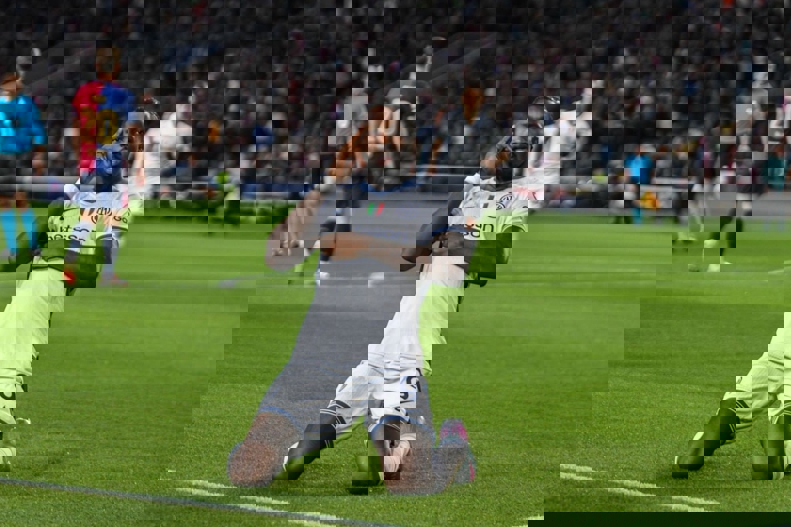 2180829