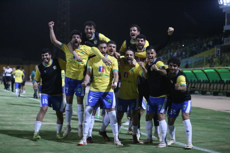 کمندانی و علیاری در آبادان ماندگار شدند / تمدید قرارداد دو بازیکن نفت قبل از انتخاب سرمربی!
