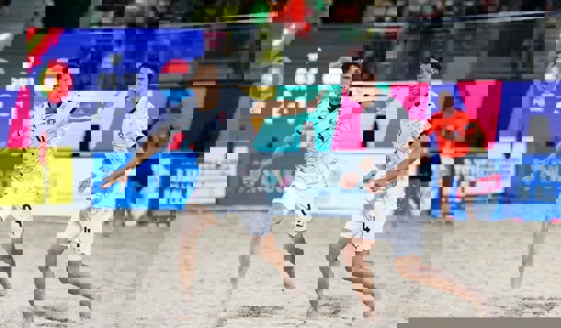 2180977