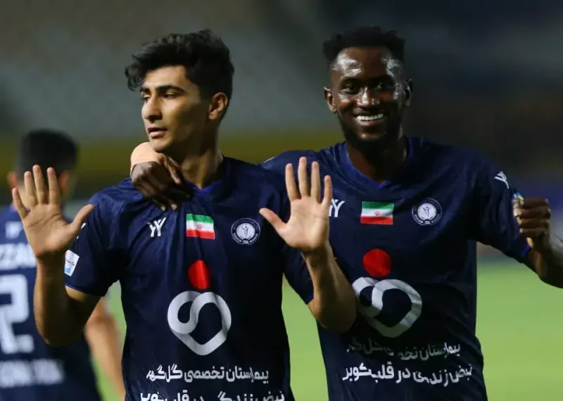 گزارش زنده: سپاهان 0 - گل‌گهر 1