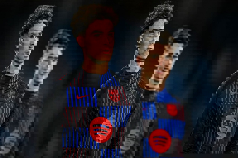 2181366