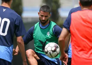 مهرداد محمدی کاور پوشید و شوت زد!(عکس)