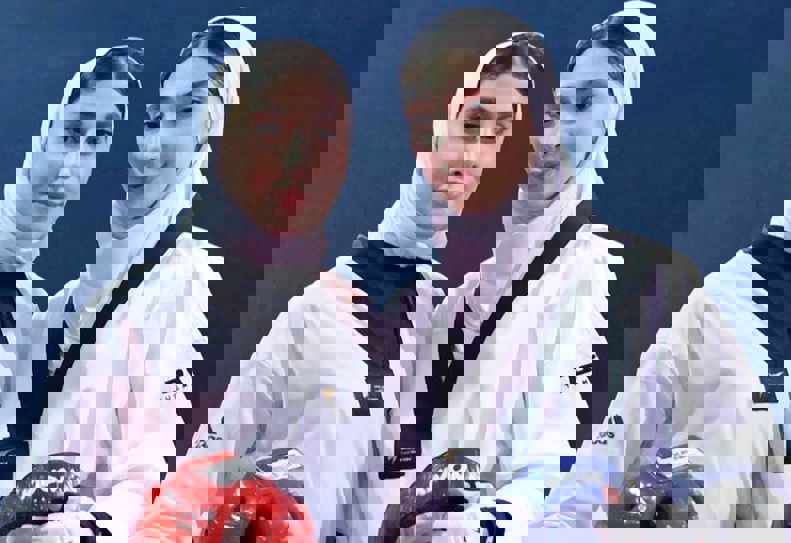 2182077