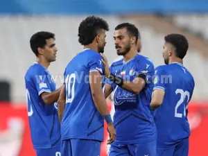 نجات دروازه استقلال در حساس‌ترین زمان (عکس)
