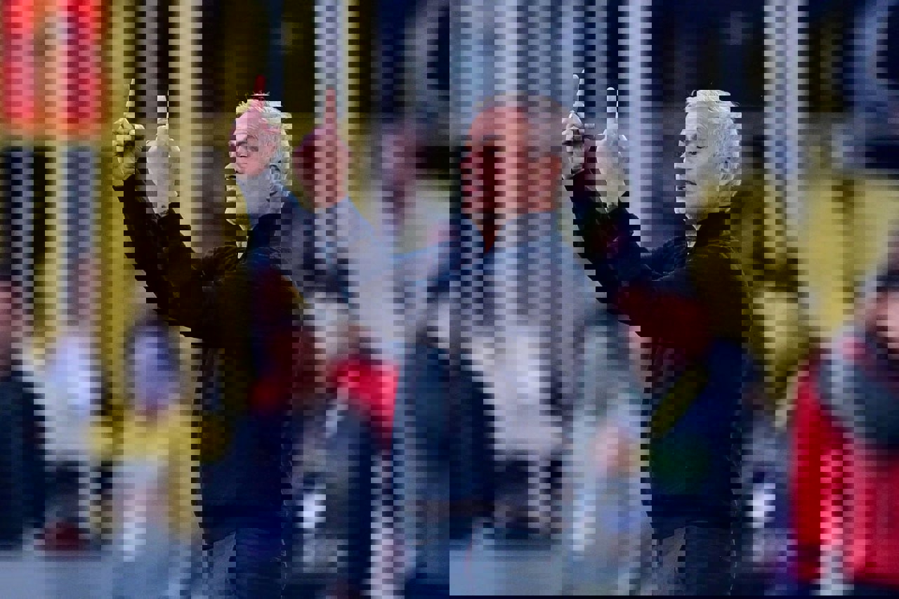 2182392