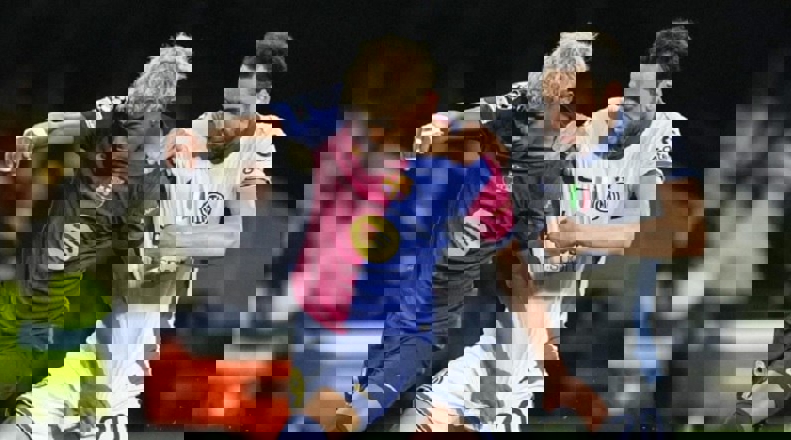2182562
