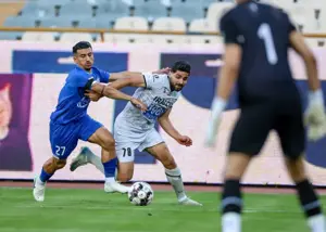 افسوس رحمان با دو تیرک به استقلال! (عکس)