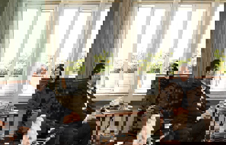 2182933