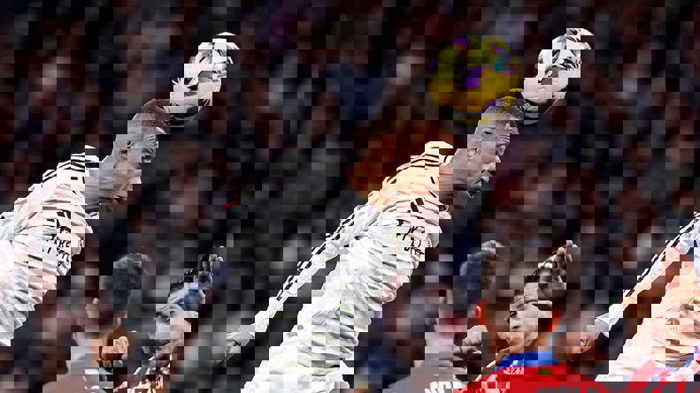 2183042