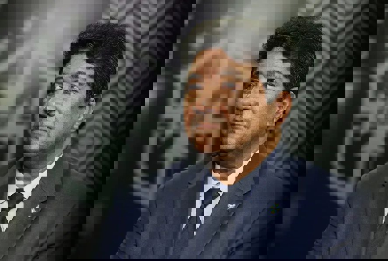 2183124