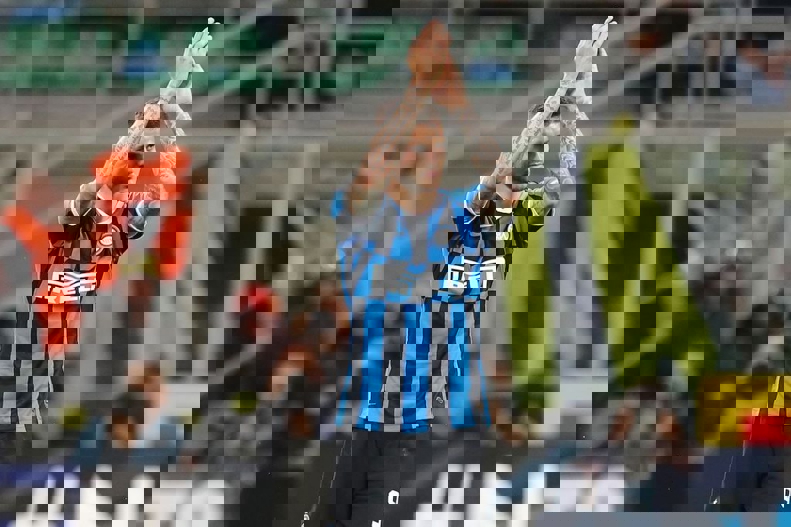 2183121