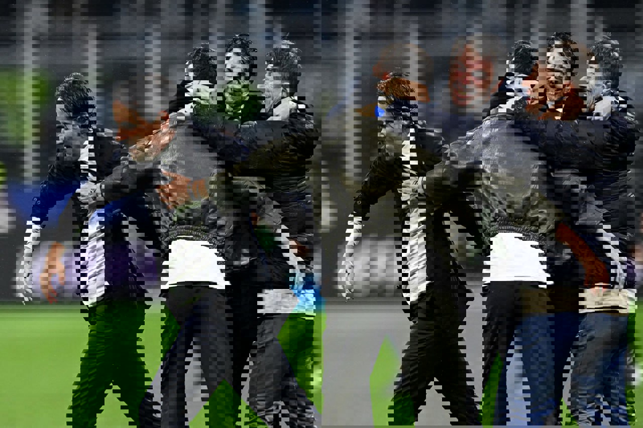 2183297
