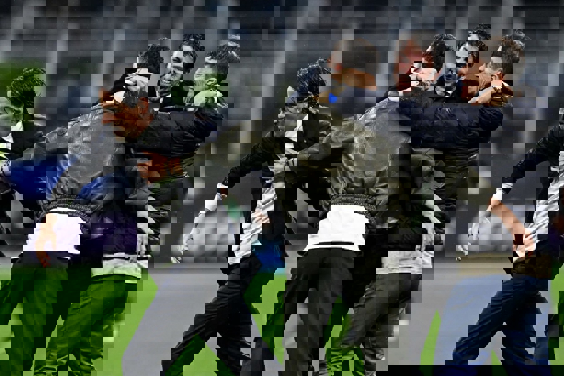 2183297