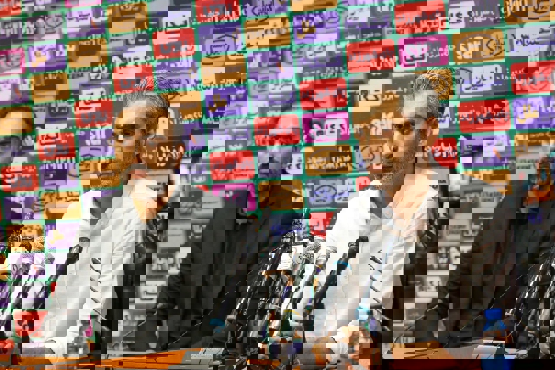 2183404