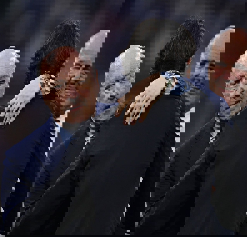 2183494